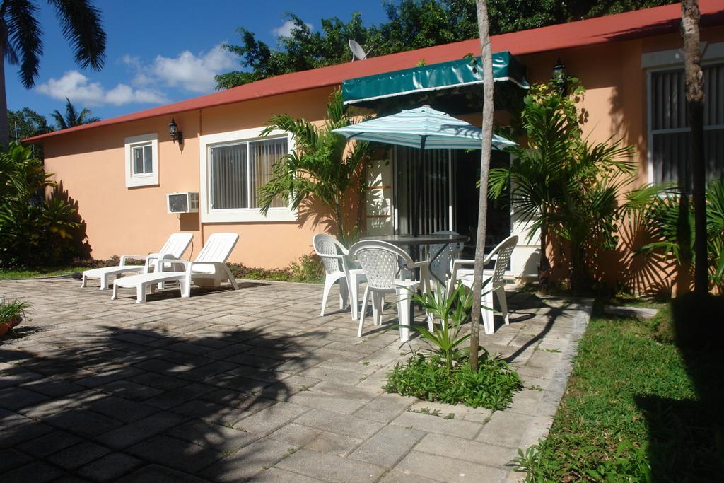 Residencia Los Encantos Канкун Екстериор снимка
